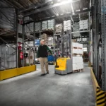 Jungheinrich Rucni Baterijski Ejc212z220z Vilicar S Teretom U Radu 1020x680